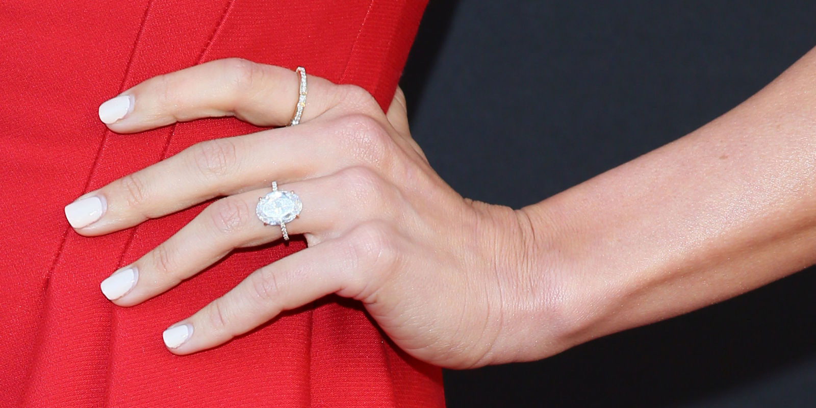 Male Recruiter Tells Women to Hide Their Engagement Rings in Job Interviews